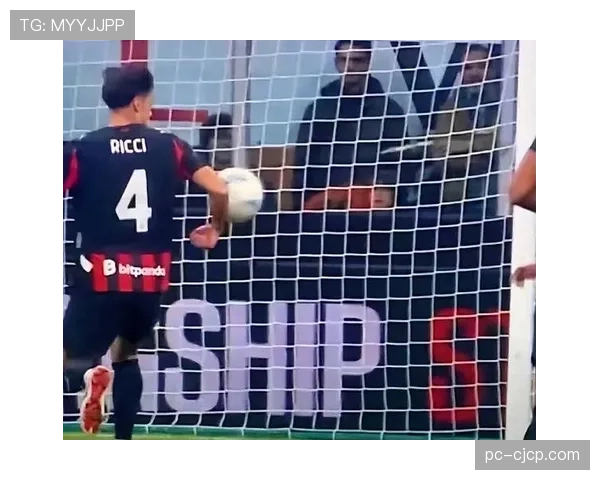 争冠关键战补时阶段,国际米兰获得位置极佳前场任意球 争冠关键战补时阶段,国际米兰获得位置极佳前场任意球